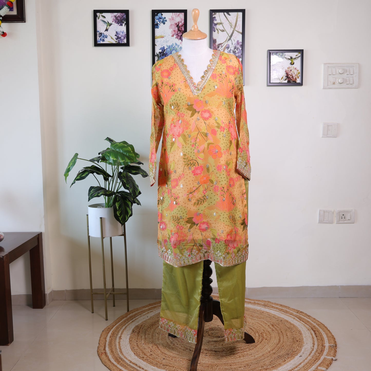 V-Neck straight flower print