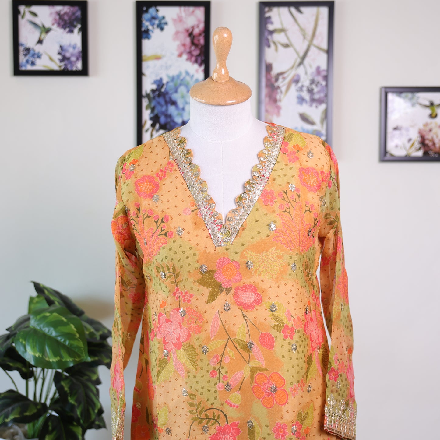 V-Neck straight flower print